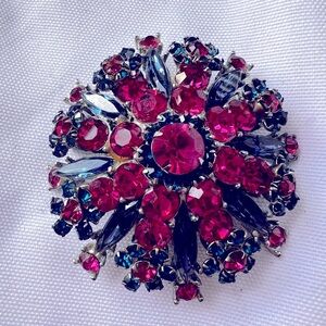 Vintage juliana Aurora Borealis Rhinestone facetted Brooch Pin Brooch